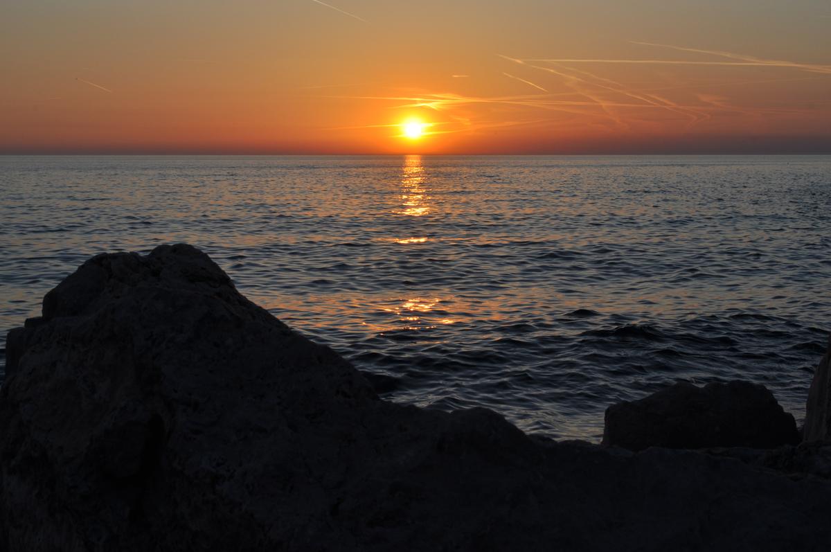 Артем Кокорин - владимирский художник-реставратор, за последние 5 лет исколесивший на машине 15 стран Европы. В общем и целом маршрут нашего земляка составил 32 тысячи километров. Как отправиться за границу на авто - узнаем из первых уст