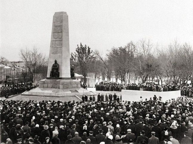 Открытие обелиска в честь 850-летия города Владимира