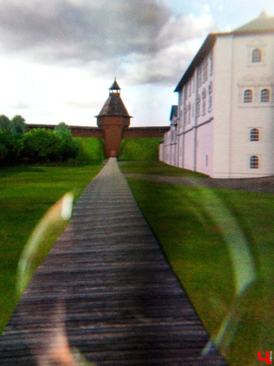 Обзор экскурсии по Суздальскому кремлю в очках виртуальной реальности