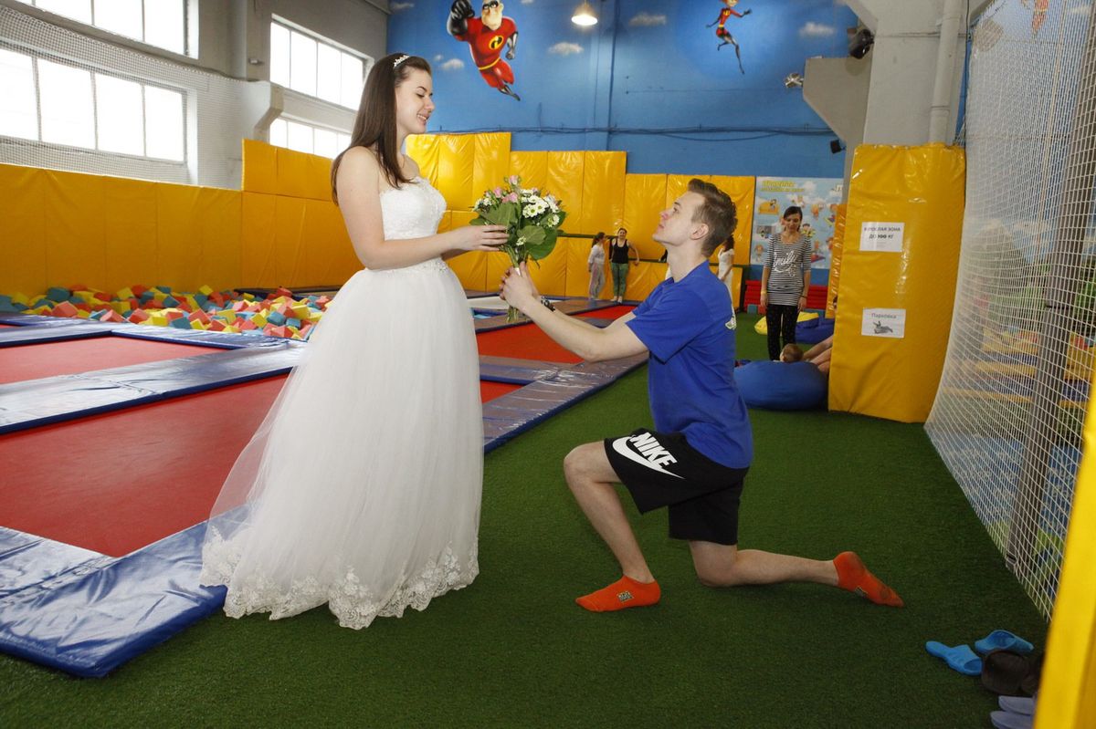 Свадебный флешмоб в батутном центре Владимира