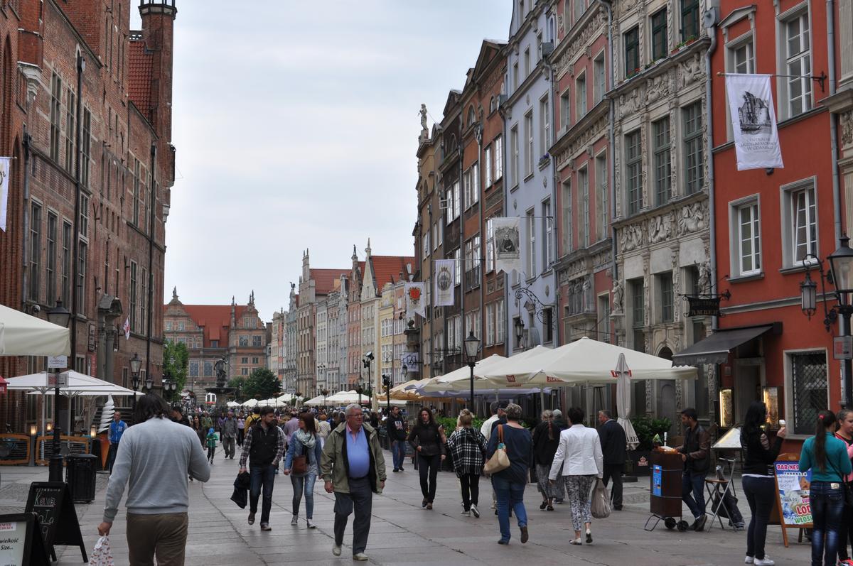Артем Кокорин - владимирский художник-реставратор, за последние 5 лет исколесивший на машине 15 стран Европы. В общем и целом маршрут нашего земляка составил 32 тысячи километров. Как отправиться за границу на авто - узнаем из первых уст
