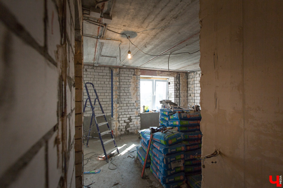 Как из обыкновенной однокомнатной квартиры сделать стильный лофт с мужским характером? Мы следим за ходом ремонта вместе с дизайнером Екатериной Масловой