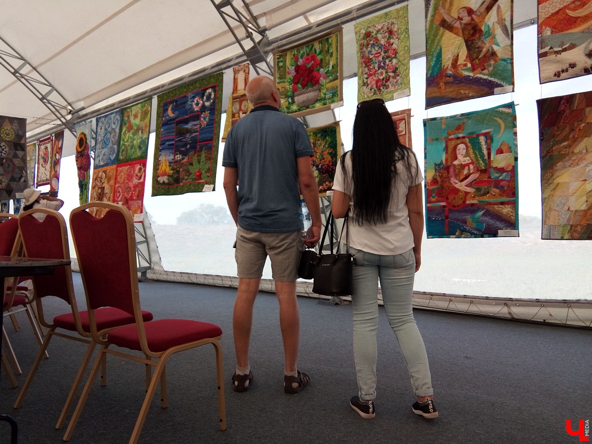 С 9 по 16 августа в Суздале проходит международный фестиваль лоскутного шитья. Участвуют в нем не только женщины, но и мужчины