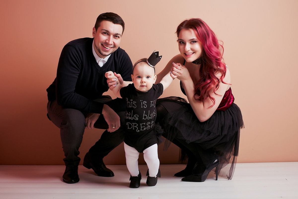Юля Вишня с мужем и дочкой