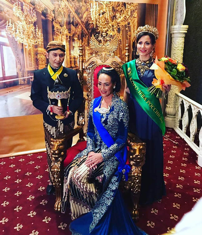 Благородное собрание: владимирская королева, португальский граф и принцесса Индонезии