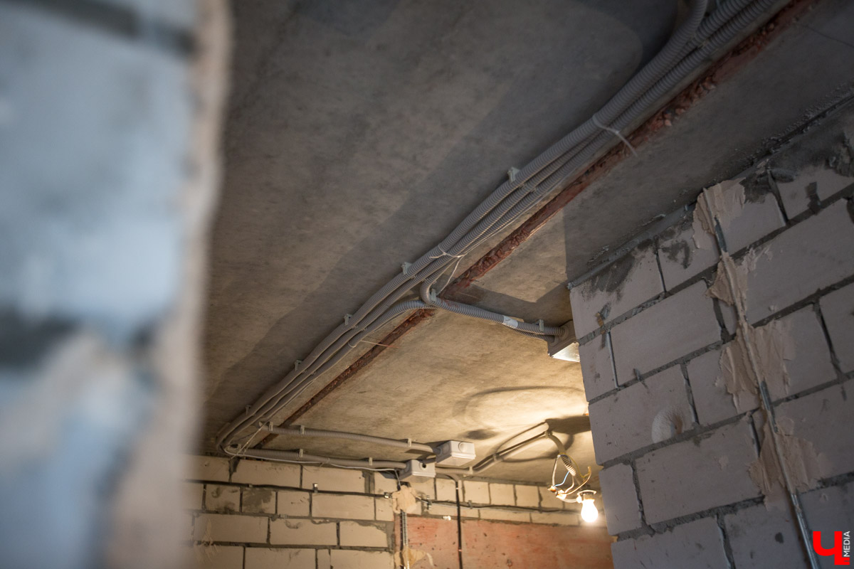 Как из обыкновенной однокомнатной квартиры сделать стильный лофт с мужским характером? Мы следим за ходом ремонта вместе с дизайнером Екатериной Масловой