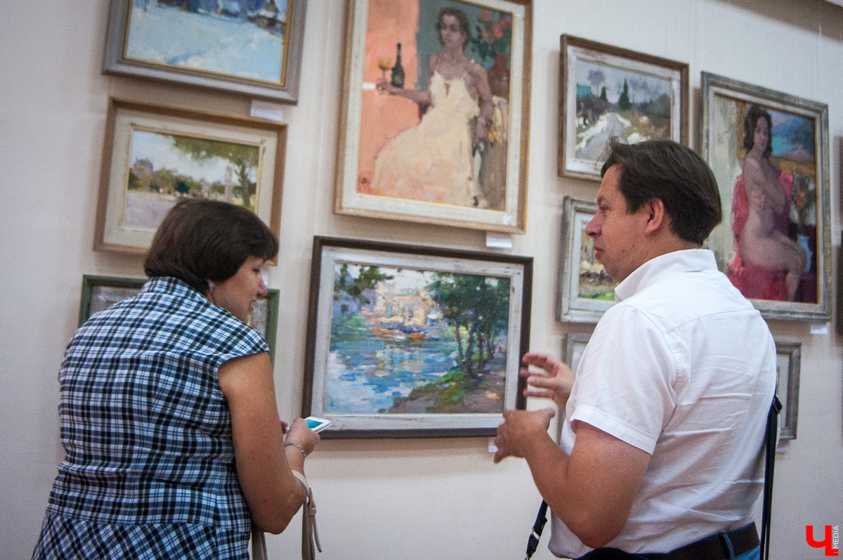 2 августа художник Вячеслав Короленков впервые представил свои работы во владимирском центре ИЗО. В экспозицию вошли пейзажи, натюрморты и чувственные портреты обнаженных красавиц