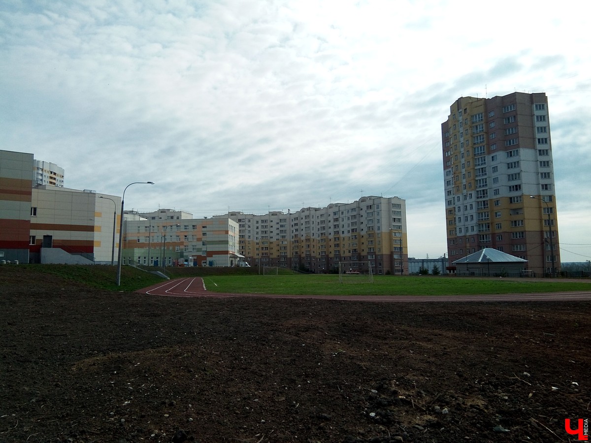 Территория возле школы 49 во Владимире