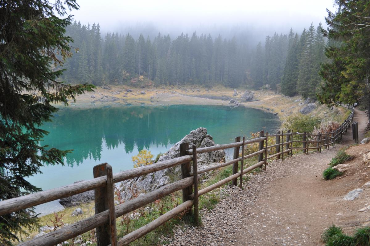 Артем Кокорин - владимирский художник-реставратор, за последние 5 лет исколесивший на машине 15 стран Европы. В общем и целом маршрут нашего земляка составил 32 тысячи километров. Как отправиться за границу на авто - узнаем из первых уст