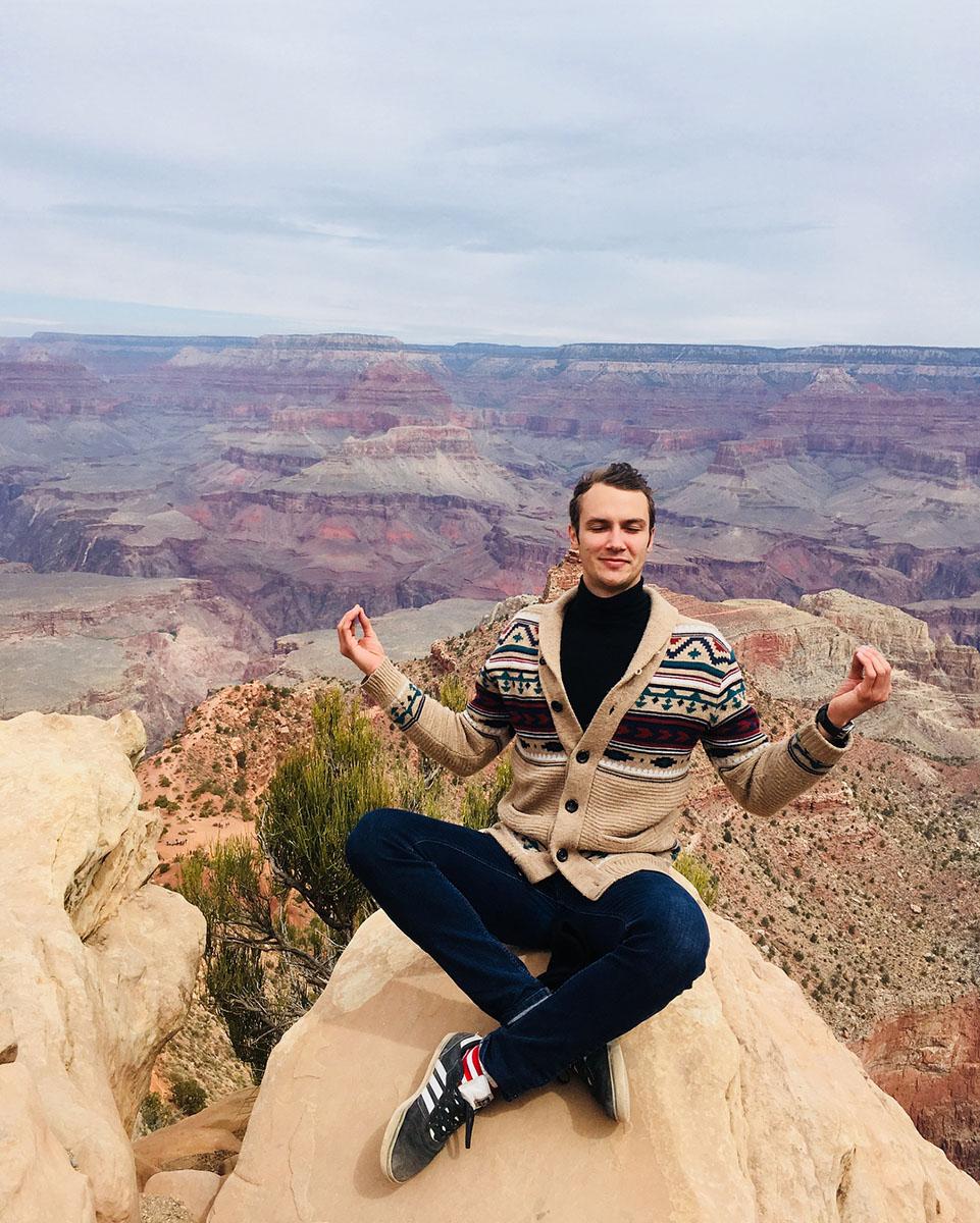 11 ноября в кафе «Маяк» владимирец Даниэль Левашов за чашечкой эксклюзивного напитка расскажет много забавных историй