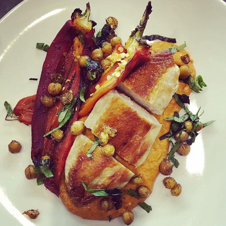 Знаменитый шеф-повар Пол Кэрролл приглашает всех отведать его кулинарные шедевры 1 декабря