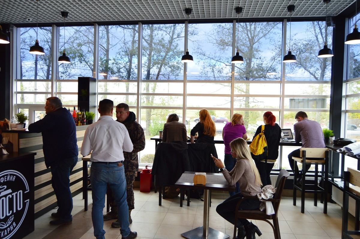 Обзор новых владимирских заведений. Кофейня “Просто”, ресторан “Полли” и кафе “Чайхана”