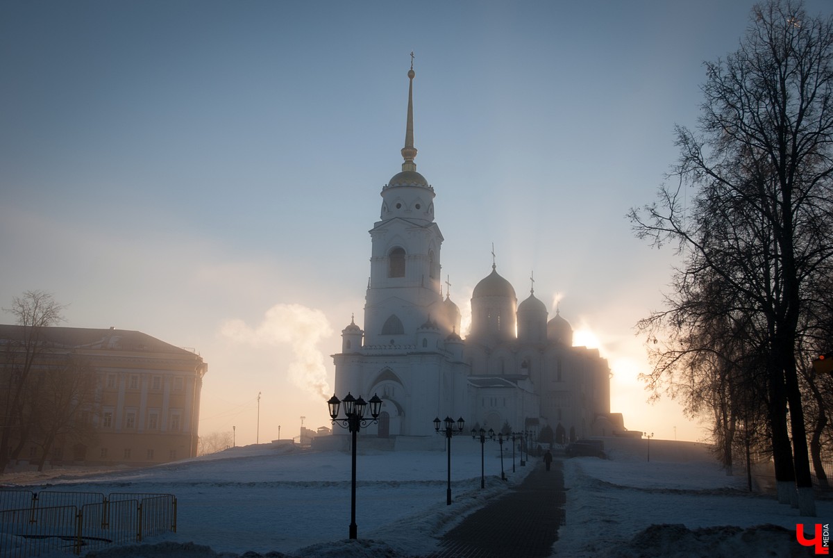 Блогер Илья Варламов назвал владимирские храмы доведенными до совершенства. Архитектор Евгений Миронов подтвердил его оценку