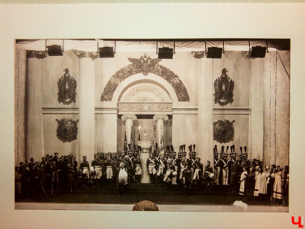 Петербургские музейщики показали в музее “Палаты” подлинные эскизы костюмов и декораций для театров, сделанные художниками 19 века