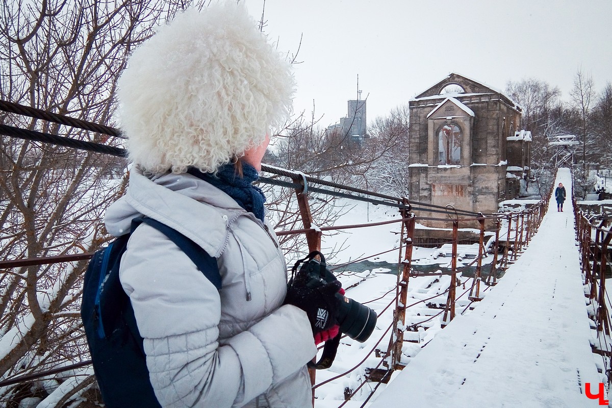 Экскурсия по заброшенной ГЭС и подвесному мосту в поселке Петровский