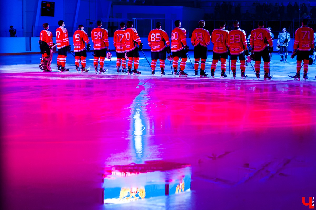 Хоккейный матч между командами «Владимир» и «Горняк» в спортивном комплексе «Владимир»