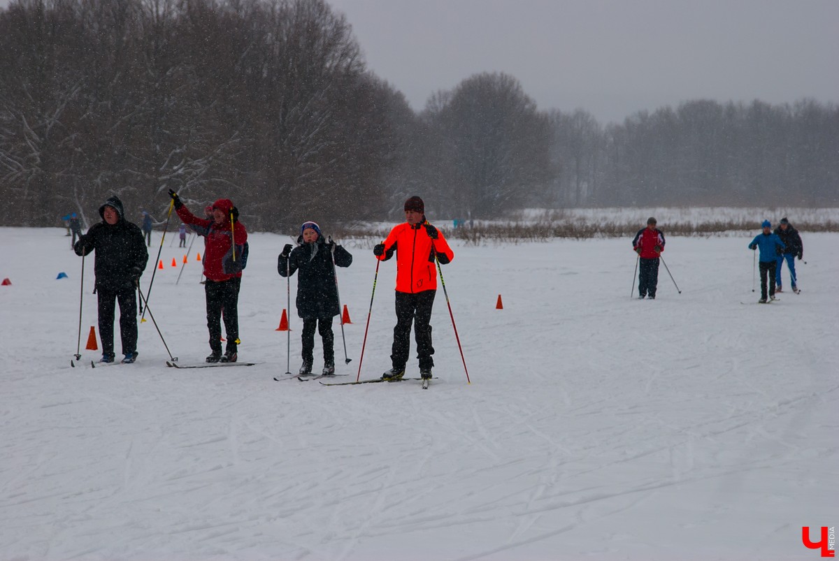 9 февраля в парке “Дружба” прошло ежегодное соревнование “Лыжня России”. Мероприятие собрало 11 тысяч участников и зрителей