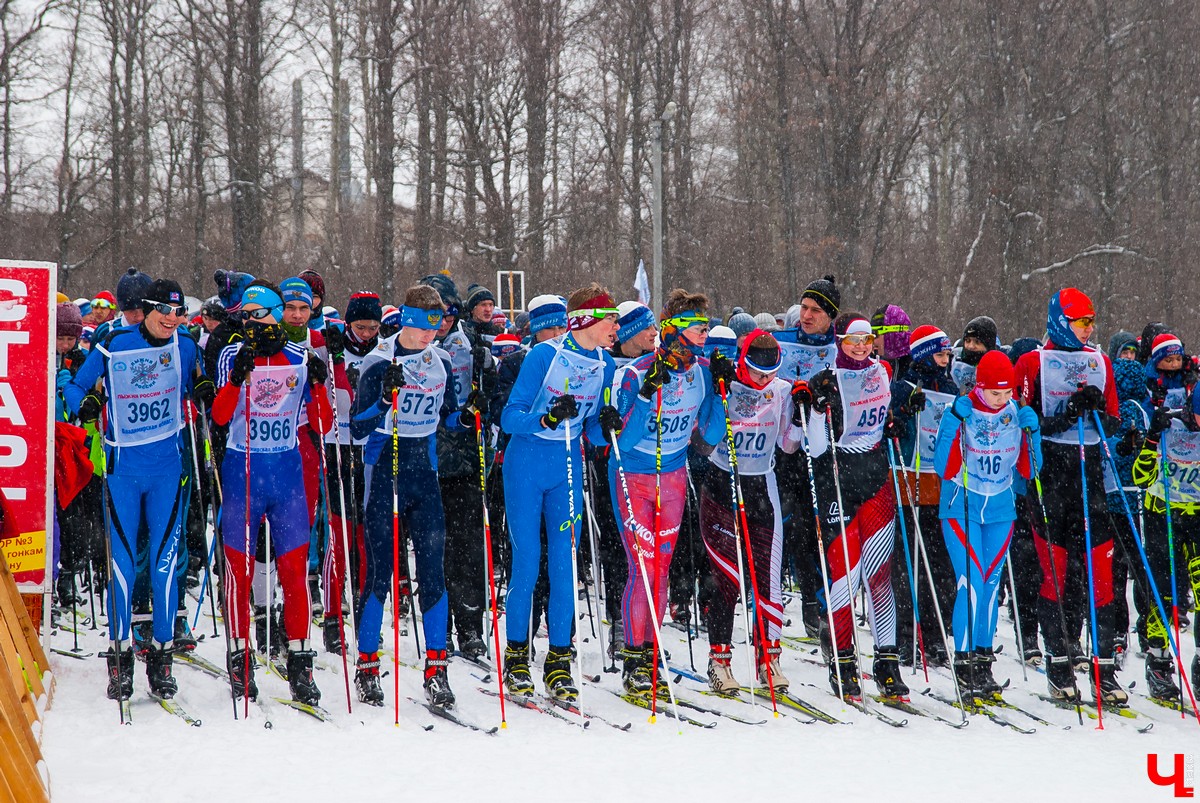 9 февраля в парке “Дружба” прошло ежегодное соревнование “Лыжня России”. Мероприятие собрало 11 тысяч участников и зрителей