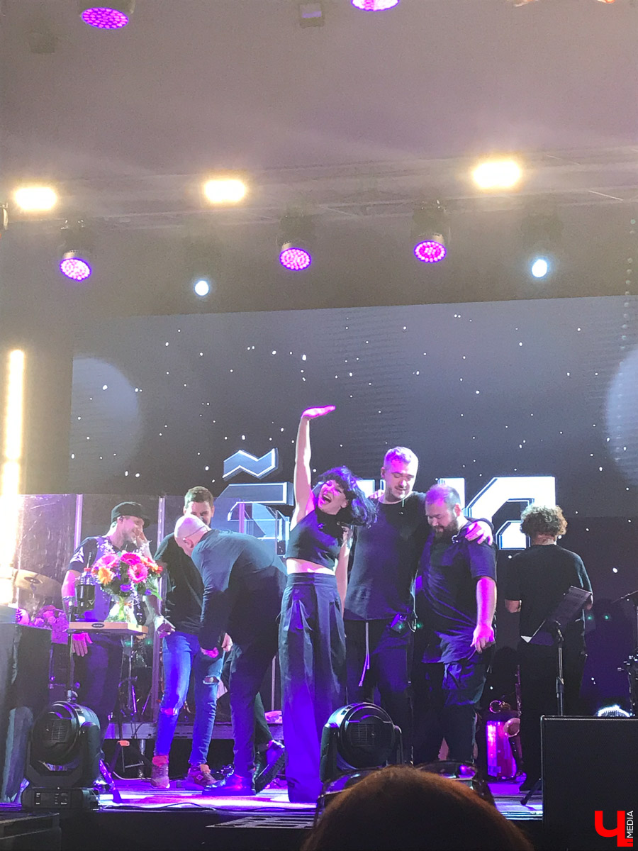 20 февраля на площадке “Гранд-Арены” состоялся первый во Владимирской области сольный концерт певицы Ёлки