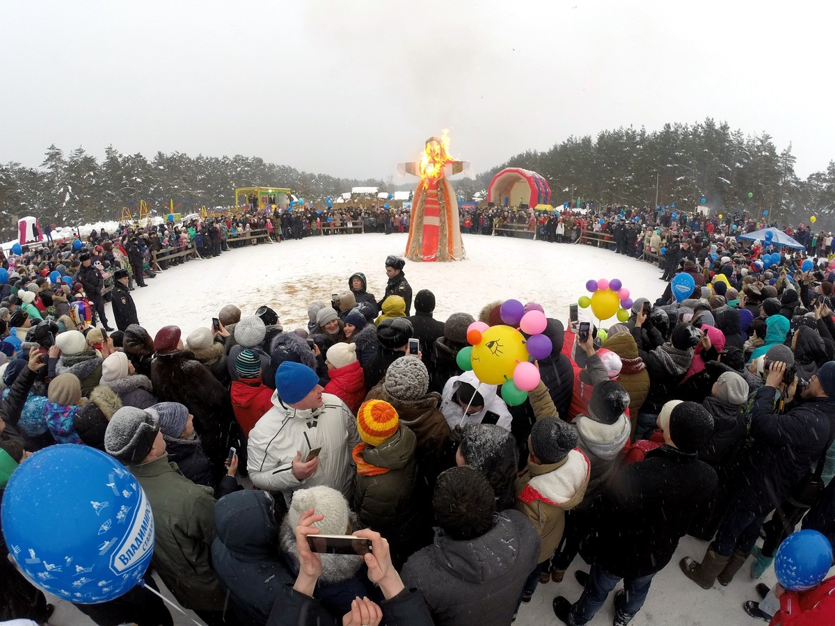 Владимирские масленичные гуляния пройдут 7, 8, 9, 10 марта во многих уголках города. Для гостей мероприятия приготовили насыщенные программы парки и несколько культурных площадок