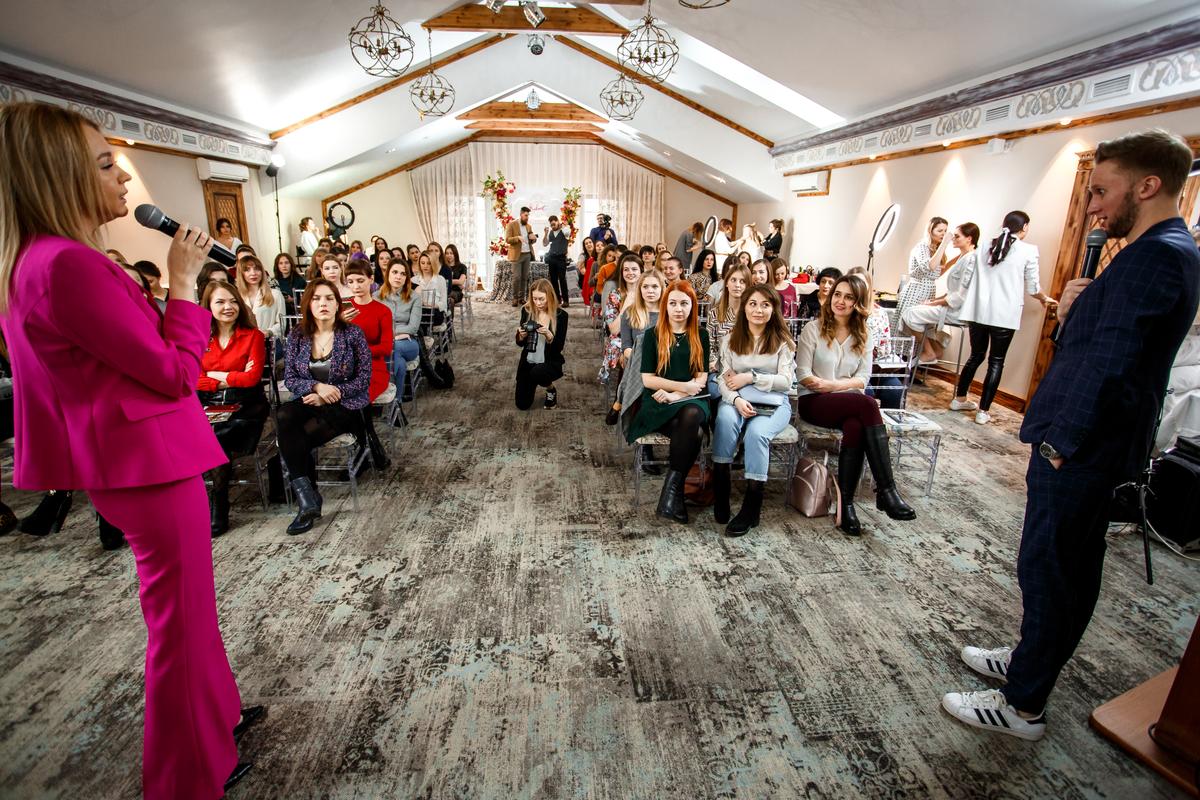 Во Владимире прошло ежегодное мероприятие «Завтрак с невестой», где специалисты бьюти-индустрии презентовали 10 актуальных образов свадебной моды сезона 2019