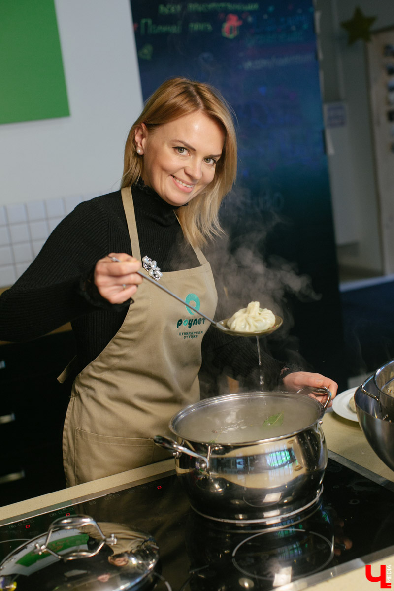Юлия Кораблева, 10 дней сидевшая на воде, узнала в кулинарной студии Roulet секрет диетического энергетика