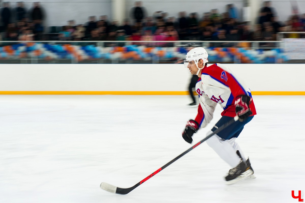 Во Владимире состоялся финальный матч Кубка Федерации хоккея с шайбой Владимирской области. Со счетом 7:3 победителями стали владимирские хоккеисты