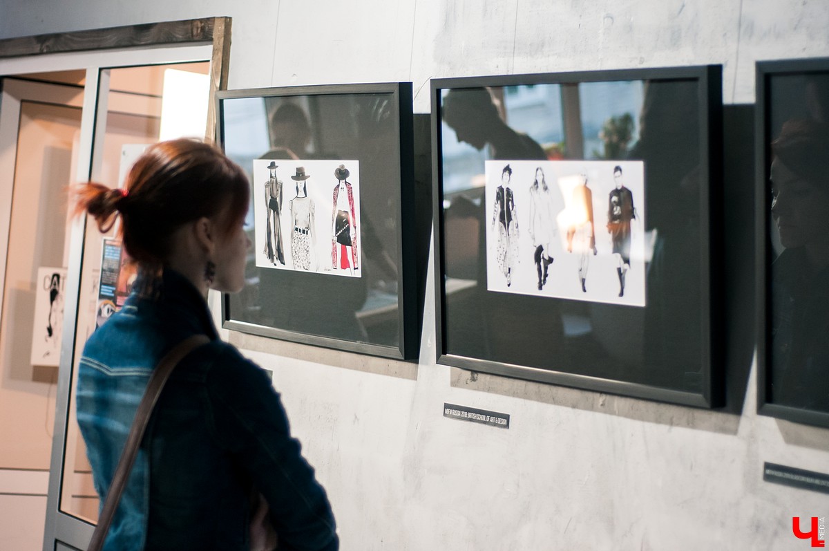 Иллюстратор Софья Мироедова открыла во Владимире выставку фэшн-скетчей. Ее вдохновили работы Рене Грюо, Дэвида Даунтона и Стины Персон.
