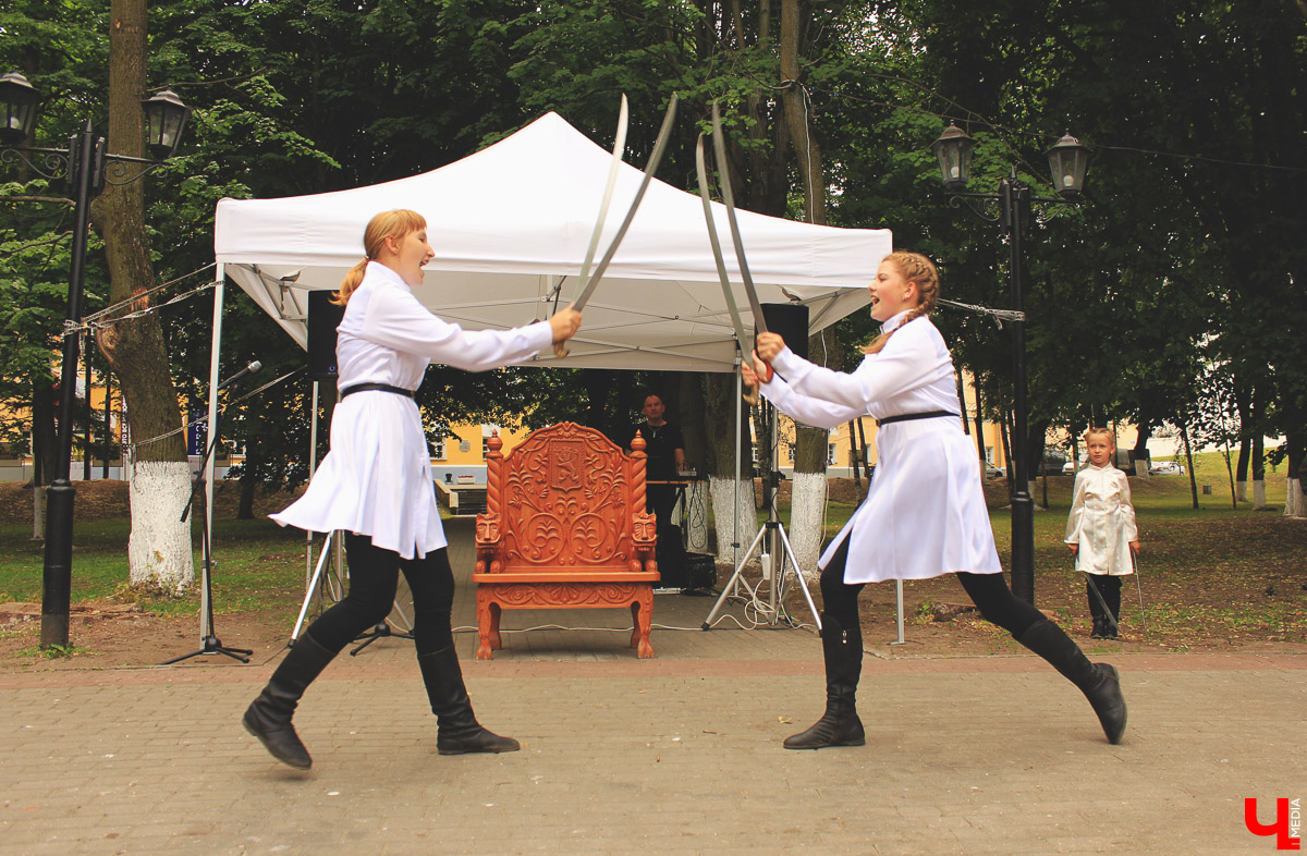 Представители различных народов рассказали о своих традициях и культуре в парке “Липки”. Событие стало частью фестиваля “Многоликий Владимир”.