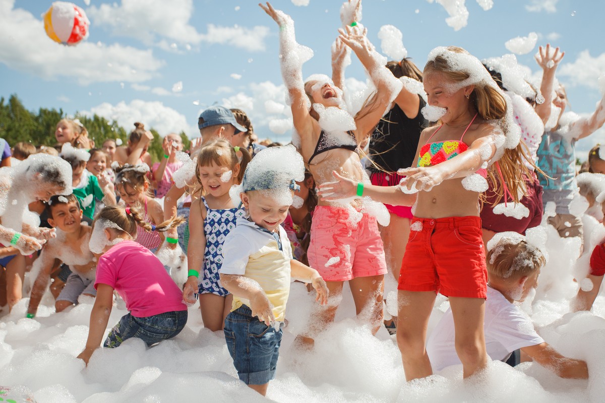 Необычное развлечение - танцы в огромном количестве пены - удивит и обрадует больших и маленьких гостей парка семейного отдыха Доброграда. Присоединиться к событию можно 6 июля.