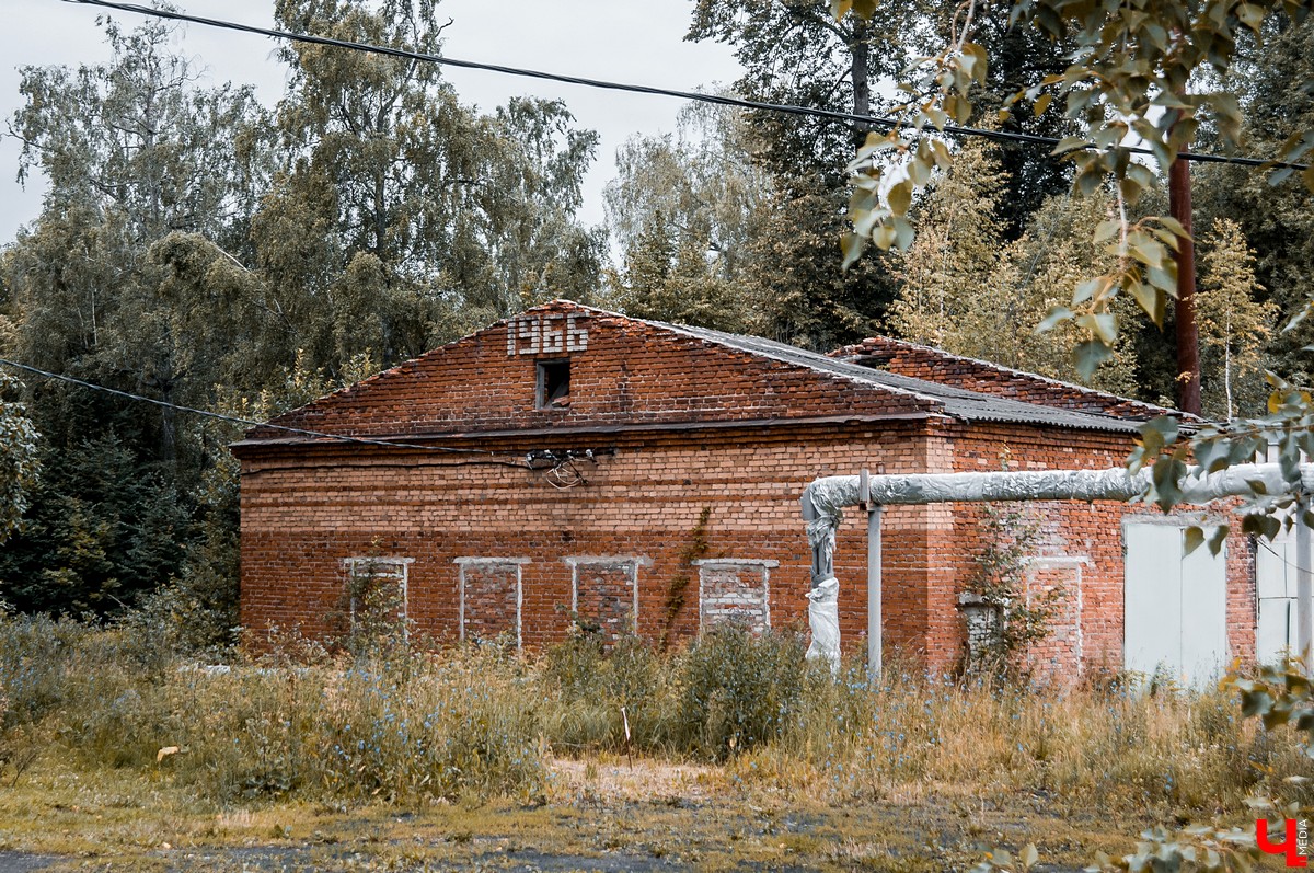 Усадьба Безобразовых лежит в руинах