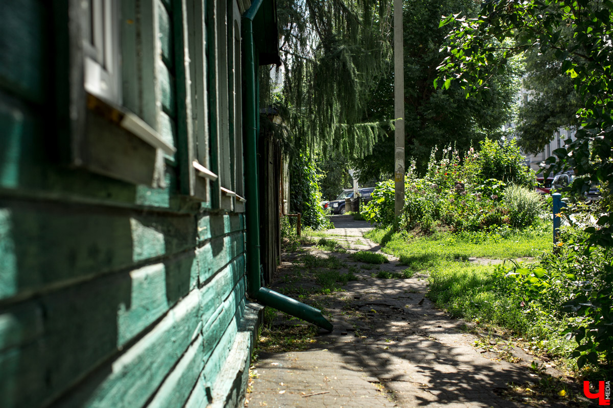 Архитектурная летняя школа “Точка роста” проводит воркшоп по исследованию и переосмыслению старой жилой застройки города Владимира.
