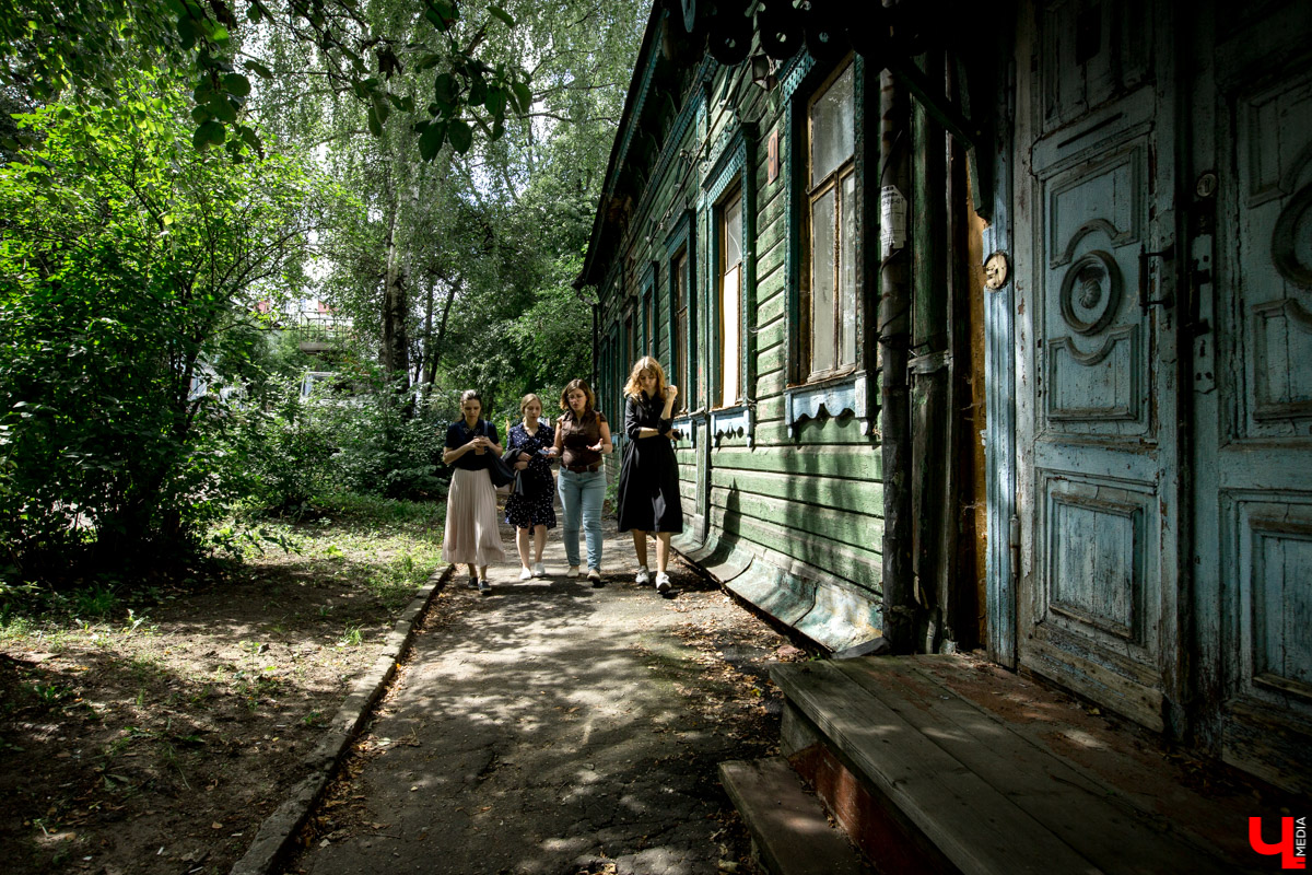 Архитектурная летняя школа “Точка роста” проводит воркшоп по исследованию и переосмыслению старой жилой застройки города Владимира.