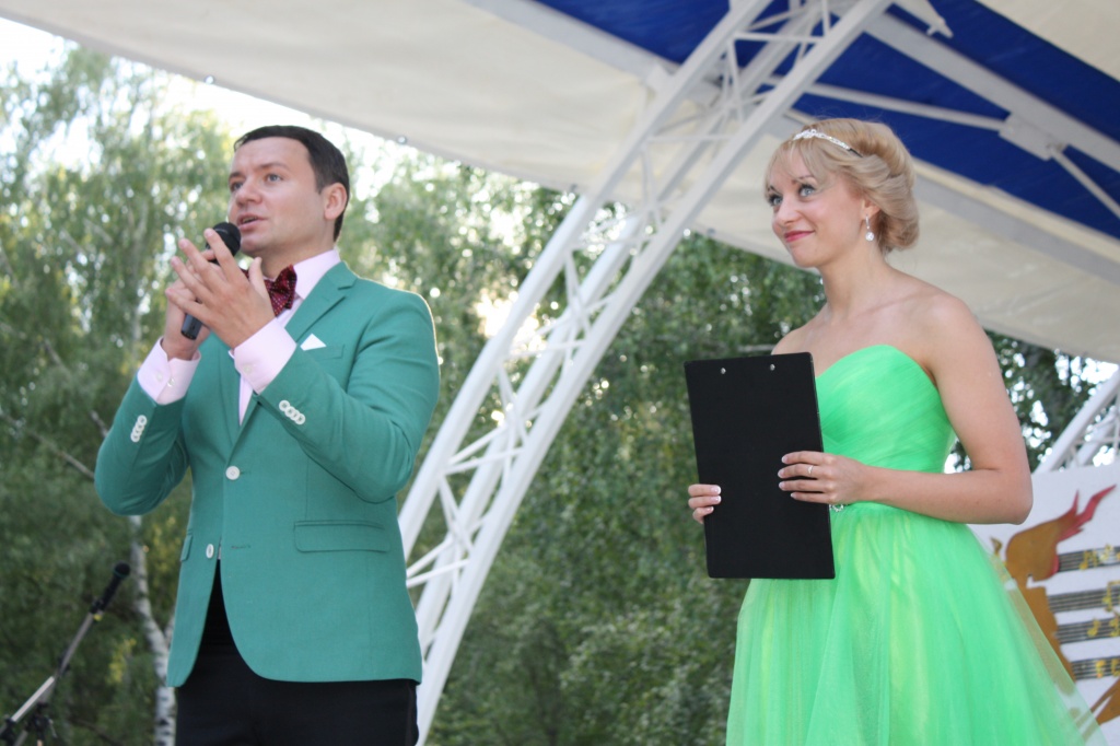 В Вязниках пройдет 46-й праздник в честь поэта-песенника Фатьянова. В этом году его ведущими станут известный шоумен Александр Олешко и владимирская актриса Анна Лузгина.