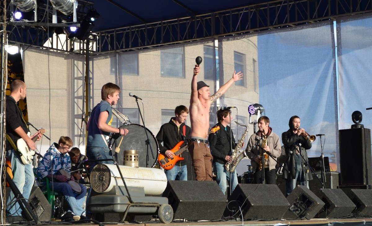 17 августа после трехлетнего перерыва во Владимире вновь состоится культовый рок-фестиваль «Владимирский тяжеловоз». Одним из хэдлайнеров фестиваля станет группа из Костромы «Гудтаймс»