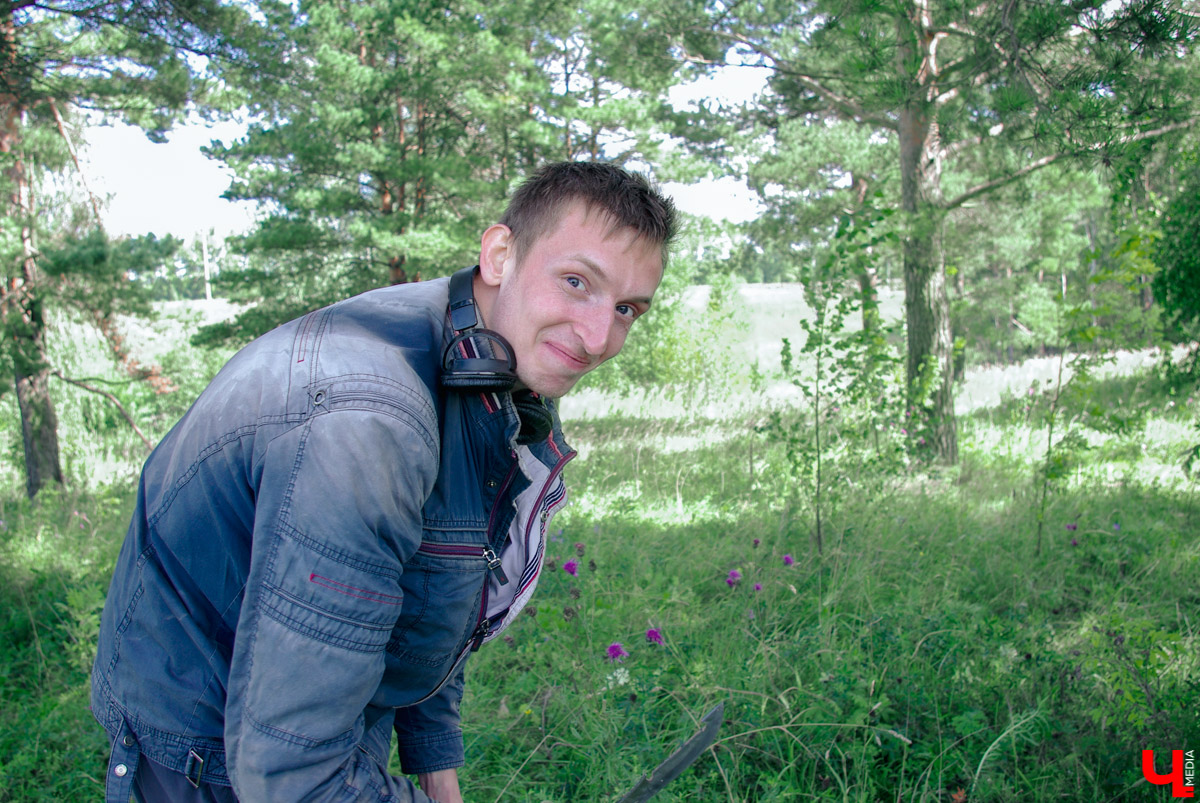 Велопутешественник Дмитрий Петров начал сажать дубы еще в 9 классе. С тех пор высадил в грунт больше 200 саженцев деревьев