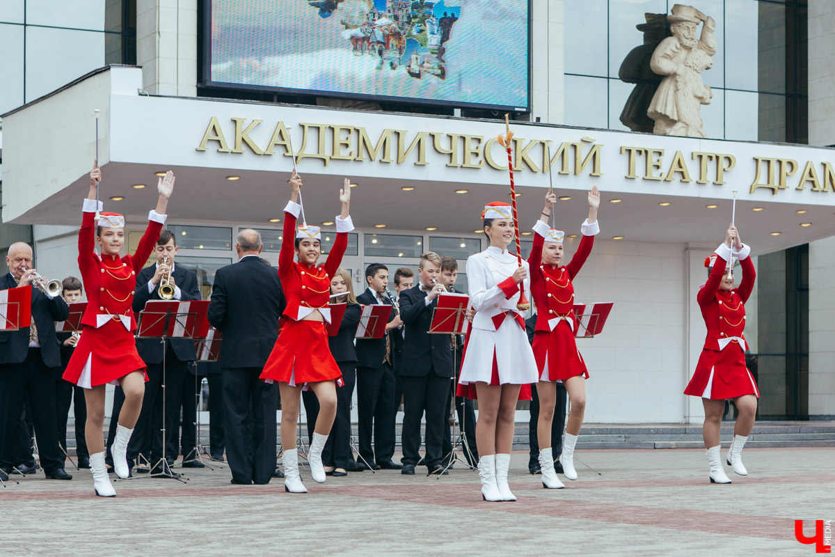 16 и 17 августа праздновали юбилей Владимирской области. 75-летие со дня основания региона получилось музыкальным: мы услышали звезд “Голоса”, “Песен на ТНТ” и “Фабрики звезд”