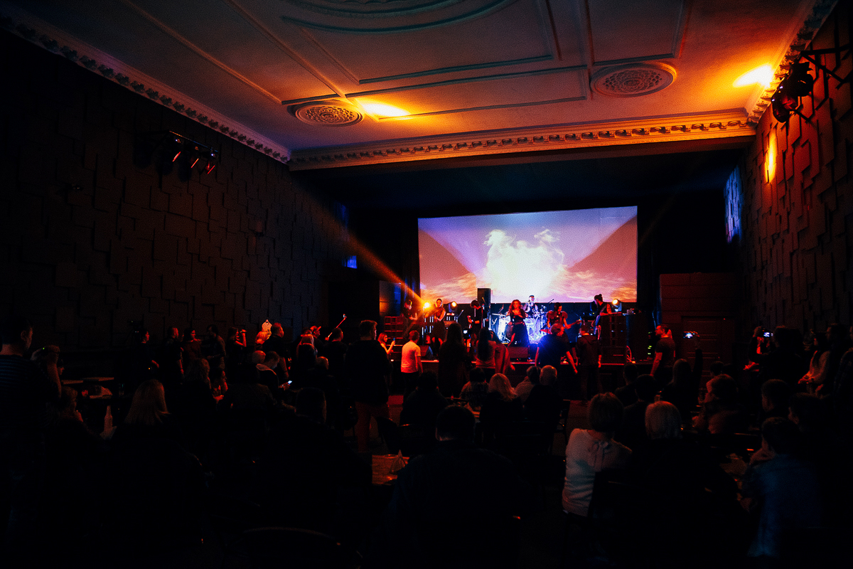 9 ноября в «Maxtone Concert Hall» большой сольный концерт отыграла популярная владимирская группа «Агидель». Все пришедшие на концерт смогли погрузиться в пучину мифологии крутого фолк-рока