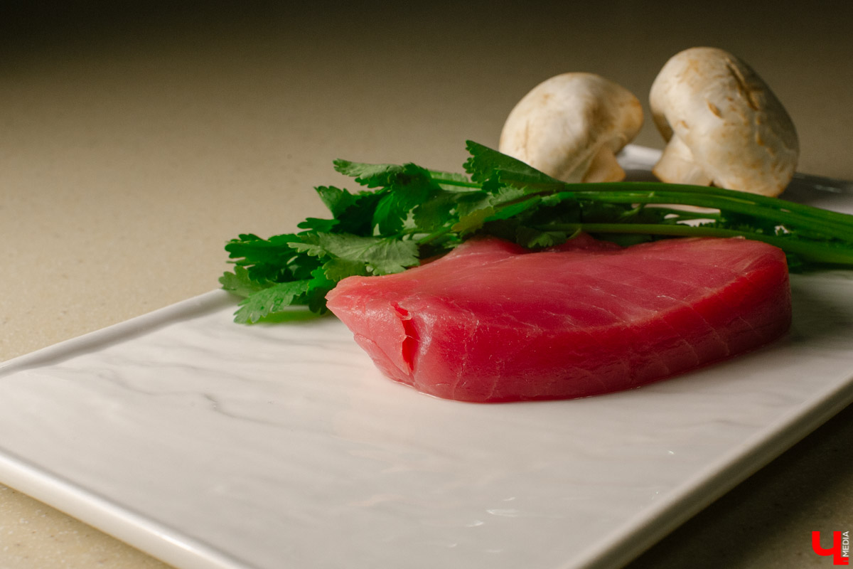 Новый кулинарный вектор шефа Roulet - тунец татаки с медовым перцем, приводящий мысли в порядок
