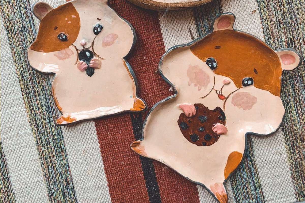 Подготовка к праздникам в самом разгаре. Оригинальные идеи педагогов школы «Колокол» позволят сотворить новогодний декор или презент своими руками. Приходите с 16 по 22 декабря