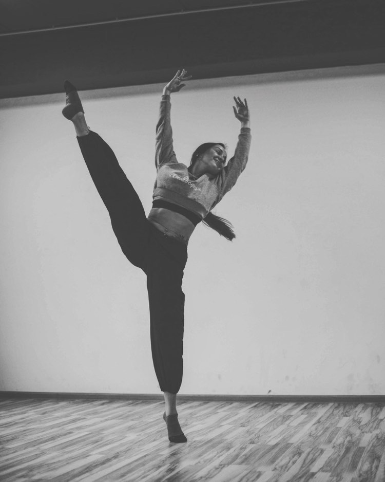 25-летняя Оксана Рябова, претендентка на звание «Девушка декабря» в конкурсе «Ключ на спорт», уже не представляет свою жизнь без танцев.