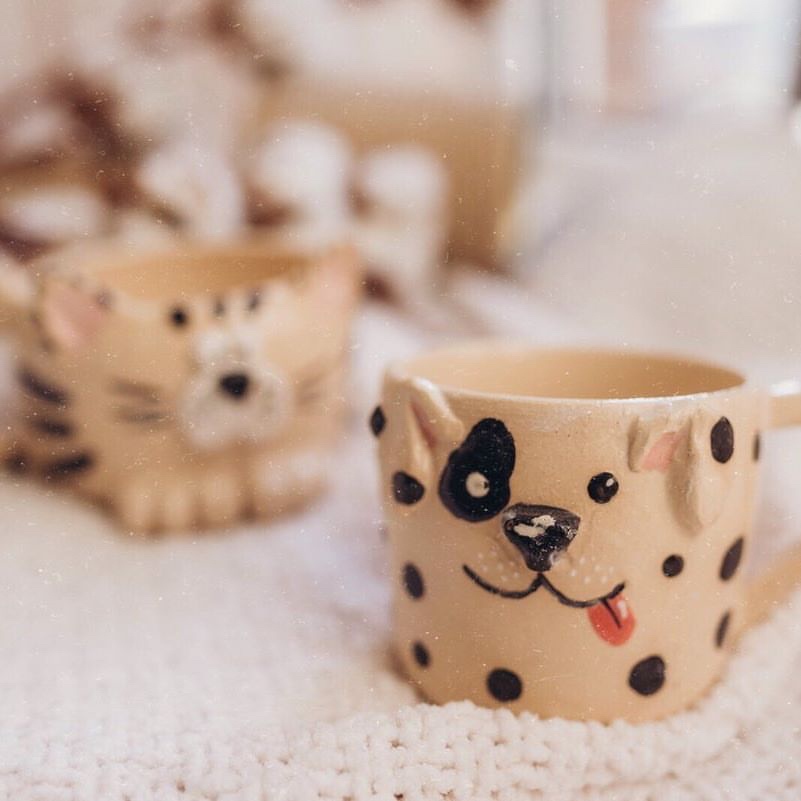 Почувствовать себя настоящим гончаром и создать эксклюзивную вещицу помогут мастер-классы в школе «Колокол». Педагоги ждут всех желающих на занятия с 27 января по 2 февраля