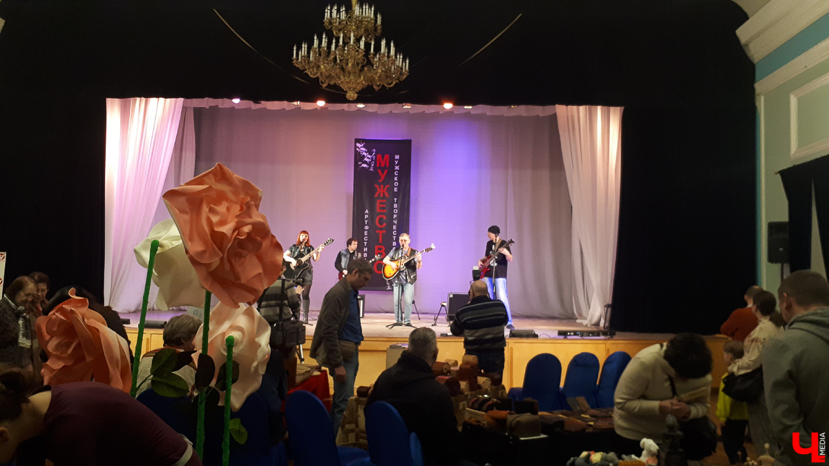 22 и 23 февраля во Владимире проходил арт-фестиваль мужского творчества. Музыка, скульптура и живопись, ремесла - вот чем удивляли гостей мероприятия