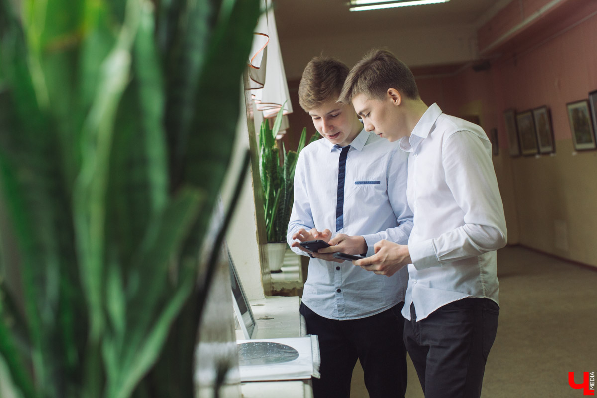 Школьники Александр Савельев и Михаил Кириллов занимаются бизнесом. Как девятиклассники зарабатывают?