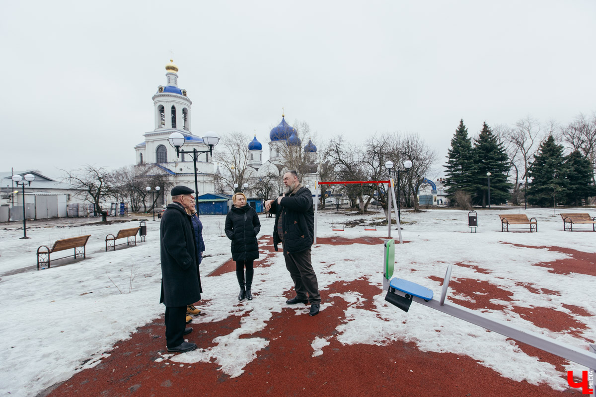 Алексей Сорокин и Юрий Никитин провели для нас необычную экскурсию по Боголюбову. Мы изучили прошлое, настоящее и будущее древнего населенного пункта