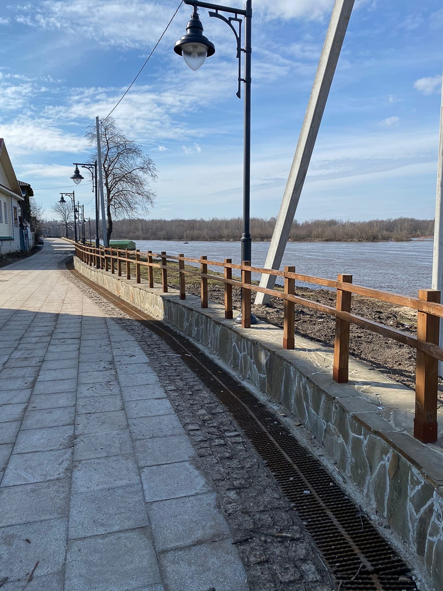 В Гороховце заканчивают строительство набережной. А вот обновление парка затягивается