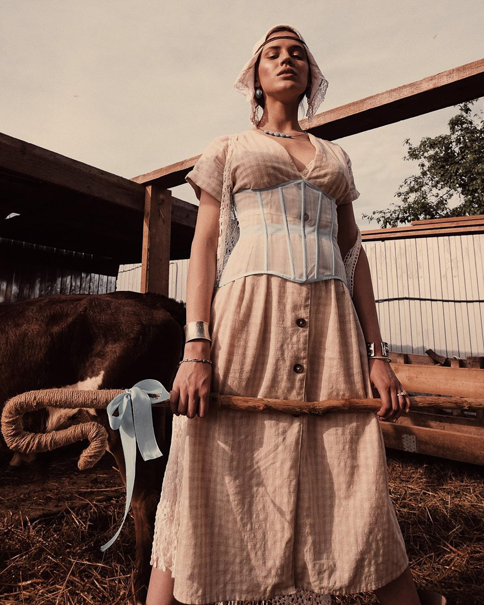 Сельская мода — это не оскорбление, особенно, если руку к ней приложила владимирская фэшн-команда с фотографом Максимом Сухаревским во главе