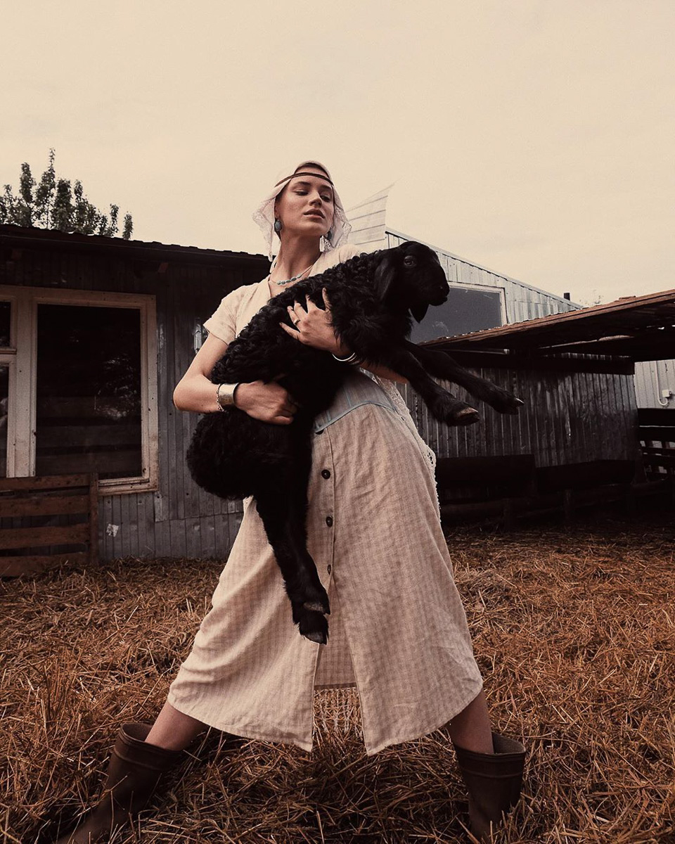 Сельская мода — это не оскорбление, особенно, если руку к ней приложила владимирская фэшн-команда с фотографом Максимом Сухаревским во главе