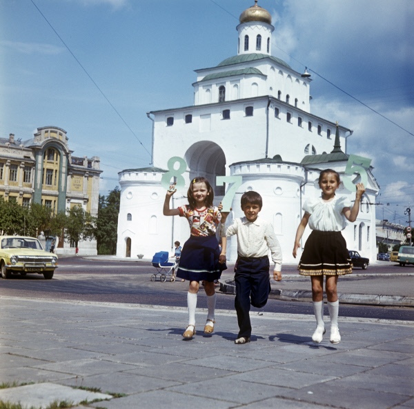 Подборка ретро-фото о детстве от Александра Пронина, создателя группы «Назад в прошлое»
