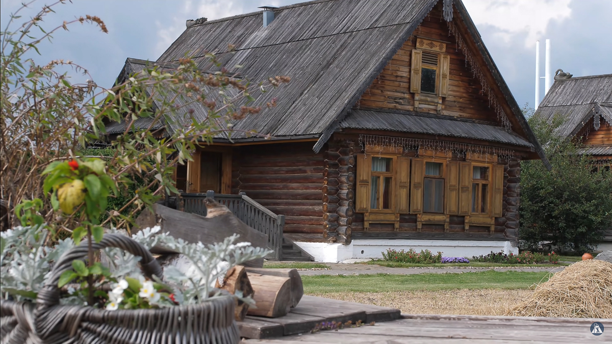 Известный российский блогер-урбанист назвал Суздаль одним из лучших городов страны и объяснил, почему так считает, на своем YouTube-канале